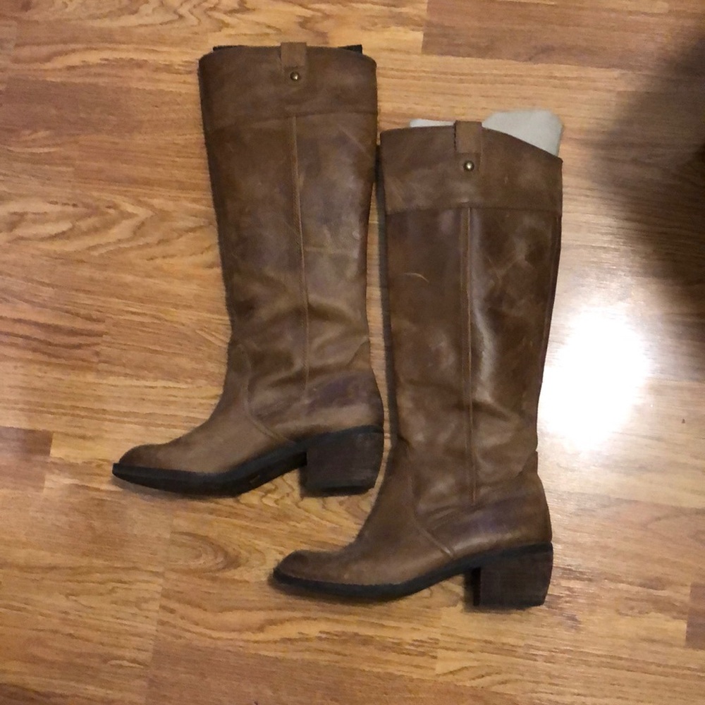 Gianni Bini Camel Boots